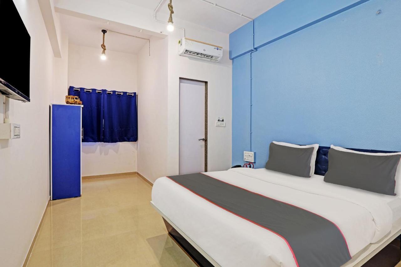 Hotel Solitaire, Best Luxurious Hotel Ac Rooms In Σουράτ Εξωτερικό φωτογραφία