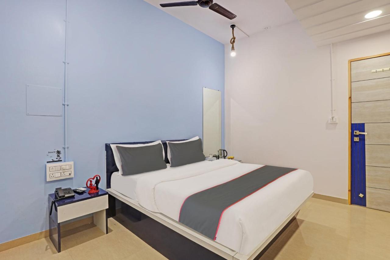 Hotel Solitaire, Best Luxurious Hotel Ac Rooms In Σουράτ Εξωτερικό φωτογραφία